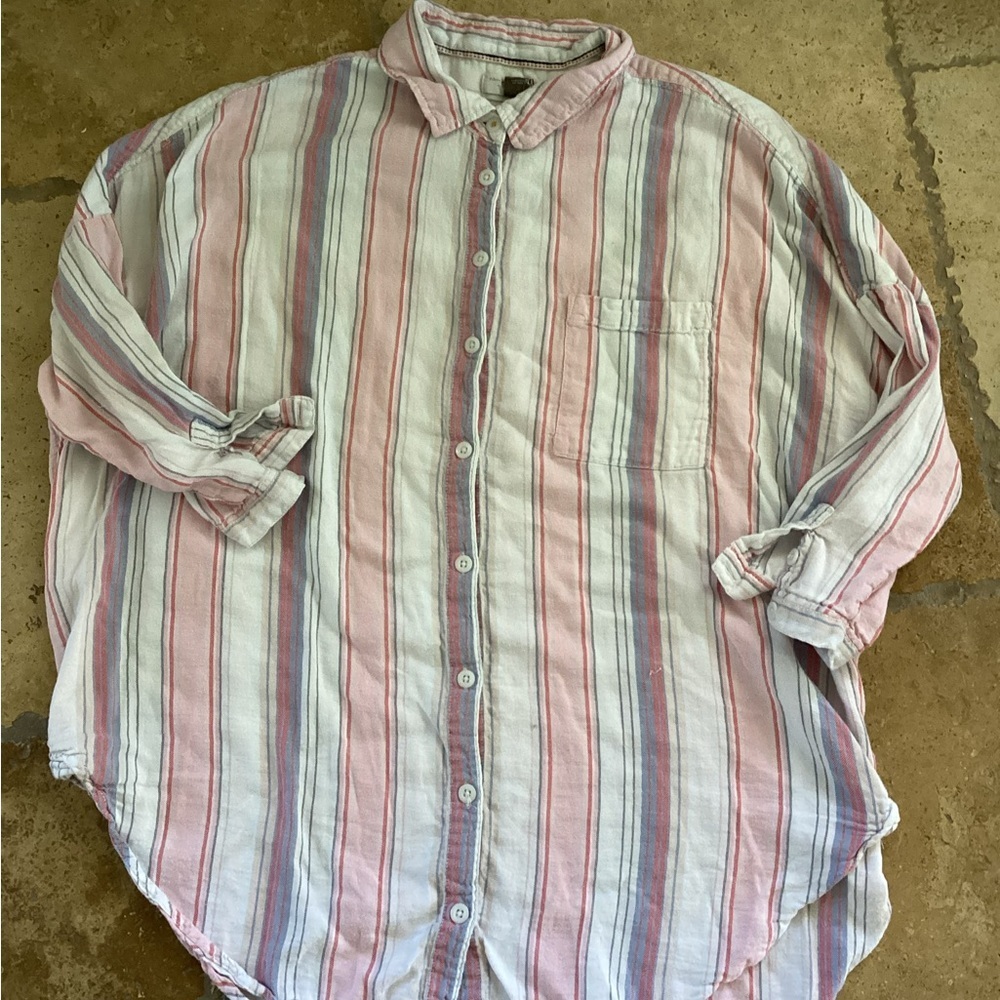 Pilcro by anthropology button down 1/4 sleeve -SZ M/L
PIT TO PIT 25”
Length 30”